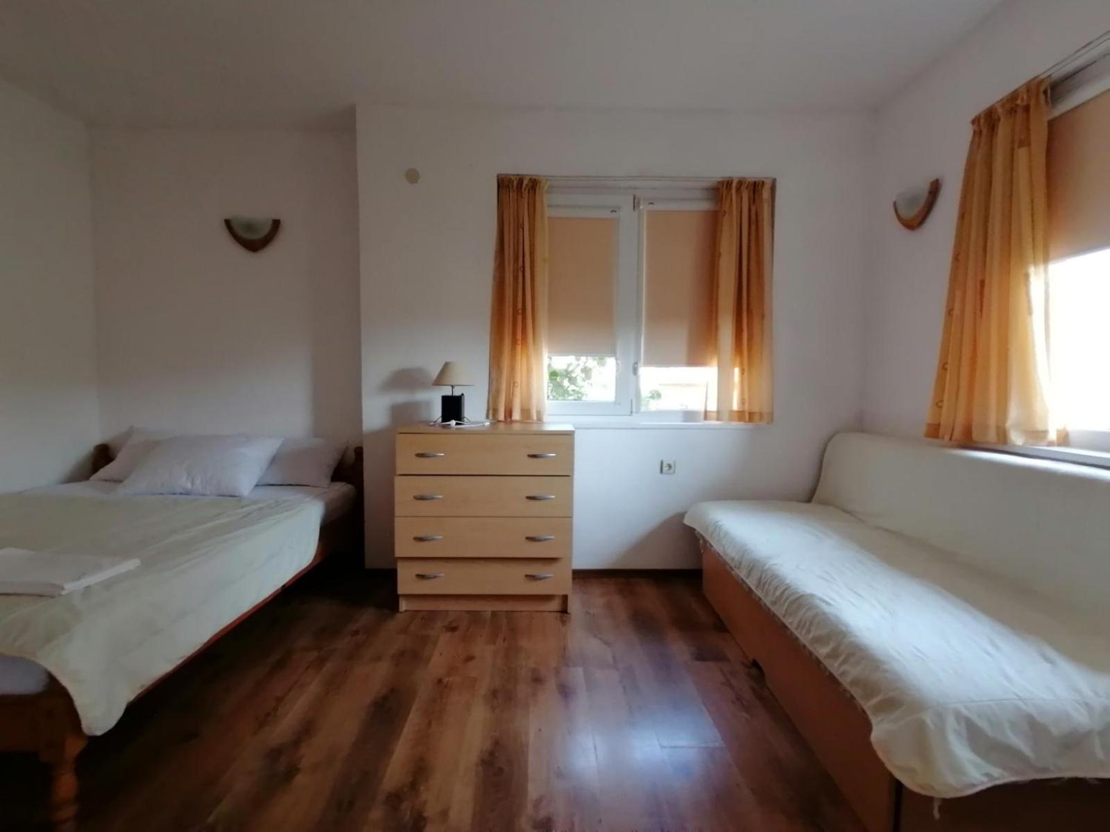 Guest House Sokratovi Obzor Exterior photo