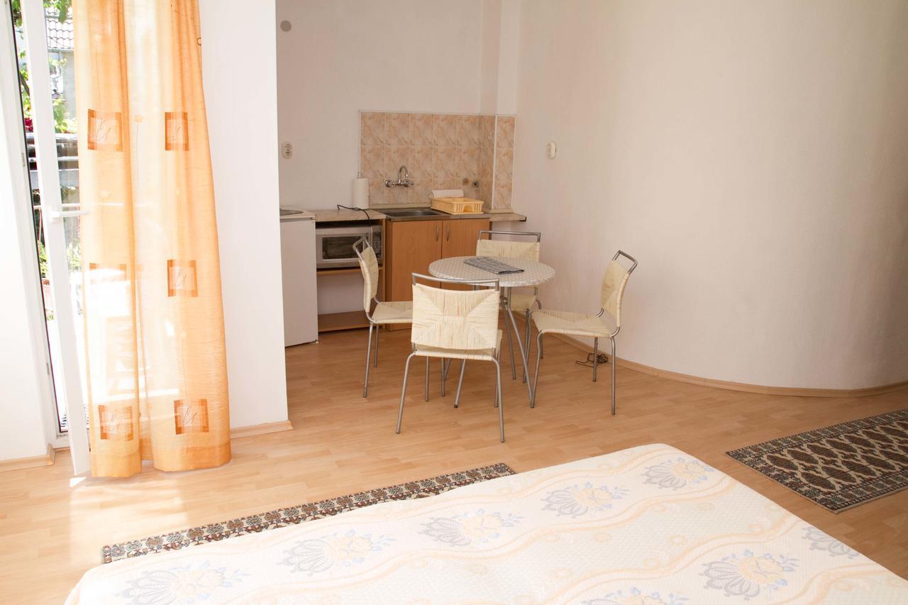 Guest House Sokratovi Obzor Exterior photo